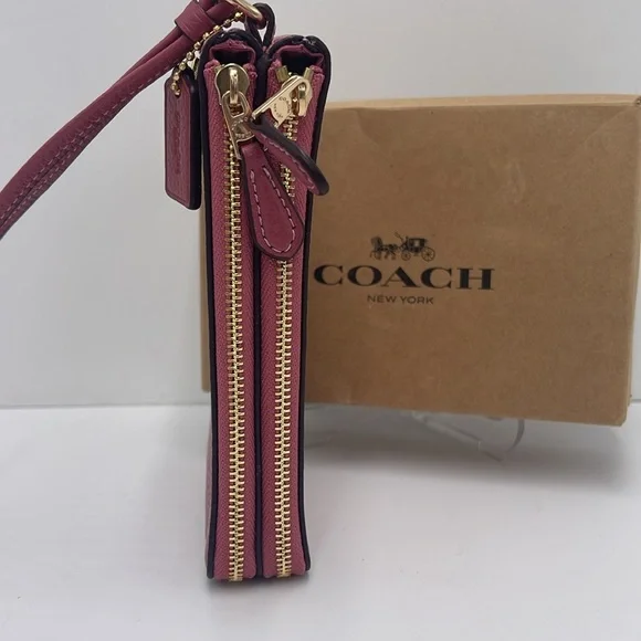 Coach Double Corner Zip Wallet Wristlet
IM/Rouge
NWT - Picture 3 of 16